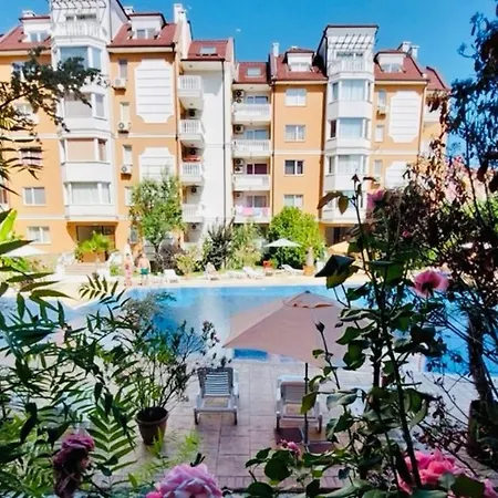 Sea Diamond 2-bedroom In Sunny Apartament *